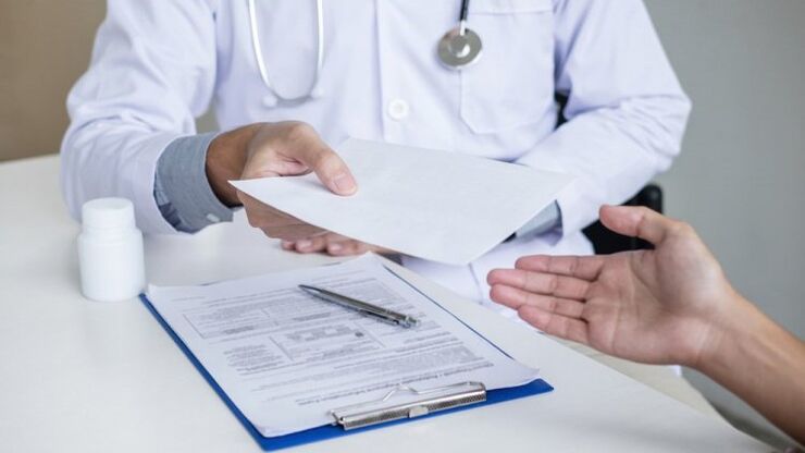 liječnik propisuje liječenje parazita